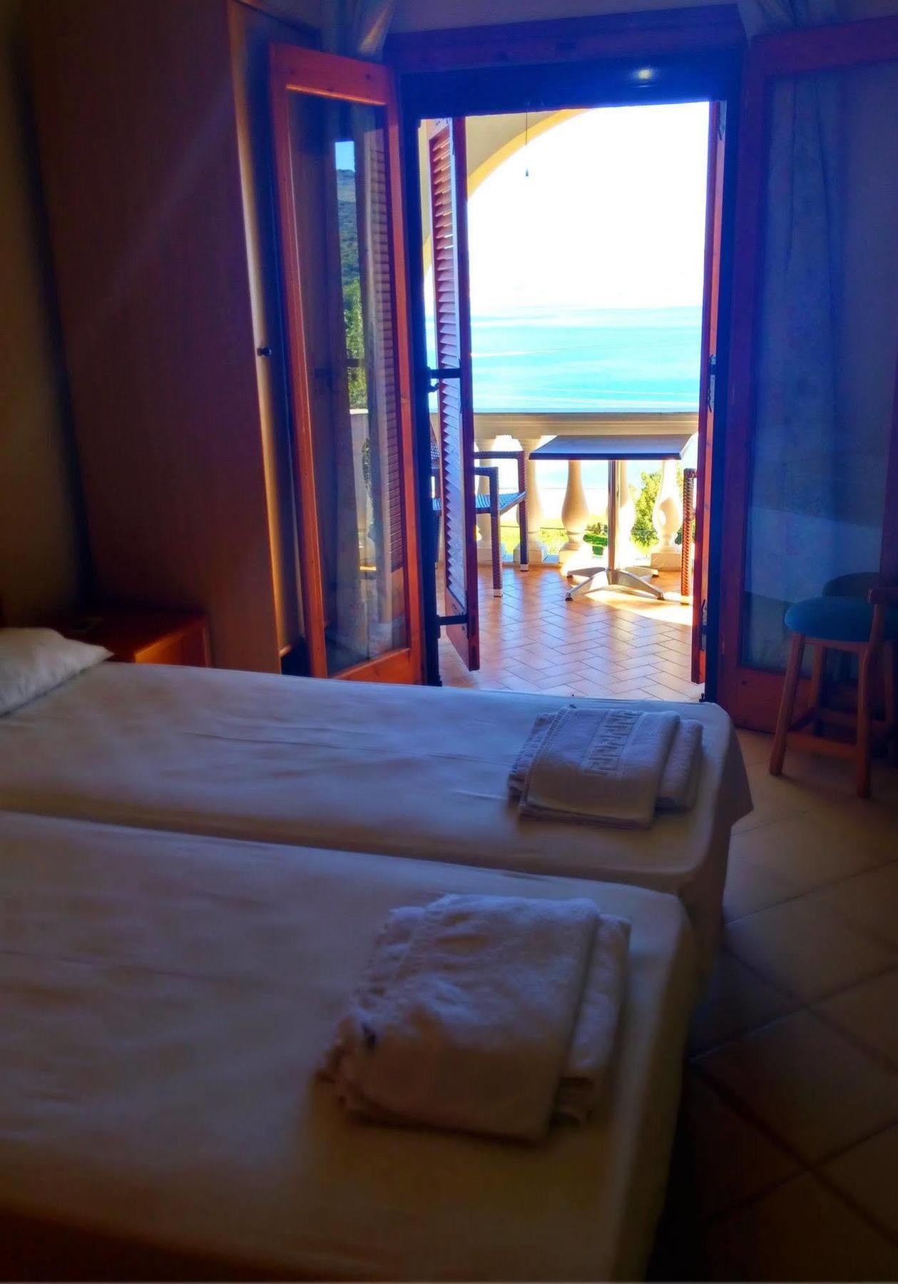 Dionysos Apartments Apraos 外观 照片